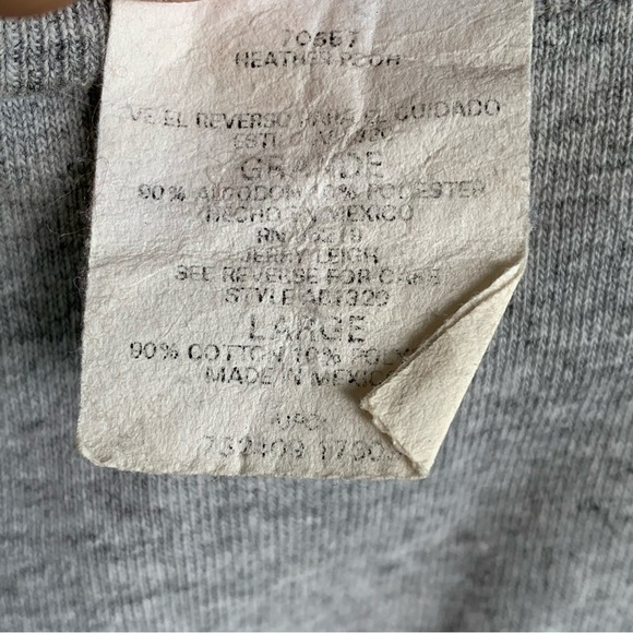 Vintage Tee Shirt Winnie The Pooh Tigger Mens Adult Size Large Gray 90s - Picture 3 of 5